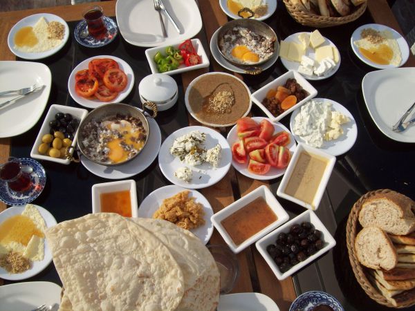 What People Have For Breakfast In Different Countries