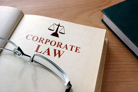 4 Essential Things To Consider Before Hiring A Corporate Lawyer