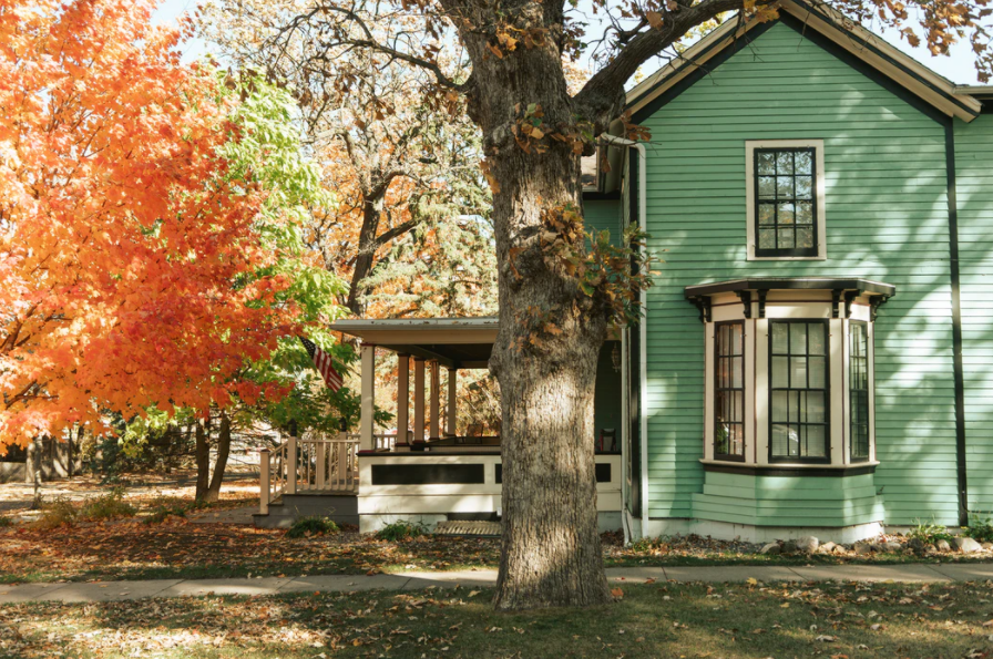 6 Of The Best Home Repairs and Maintenance Tasks to Take Care Of This Fall